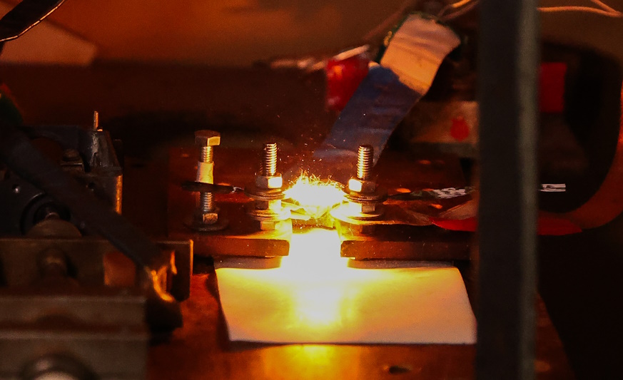 Ученые из СПбГУПТД разработали ткань, генерирующую электроэнергию