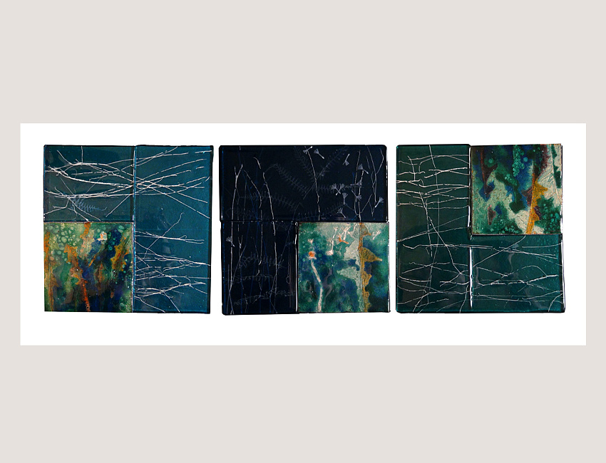 Триптих «Сенокос», 2017., медь, стекло, горячая эмаль, травление, фьюзинг, прозрачная эмаль, по протравленному фону, 21 х 21 см. (каждая). Частная коллекция.